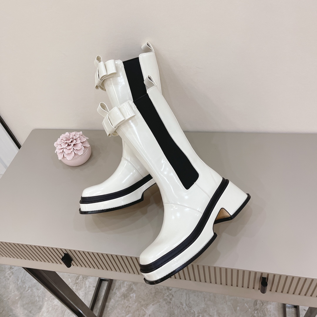 shushuton | 𝟐𝟎𝟐𝟏/𝐒𝐒 𝐧𝐞𝐰 2022 fall and winter runway show models, thick-soled square toe waterproof platform boots