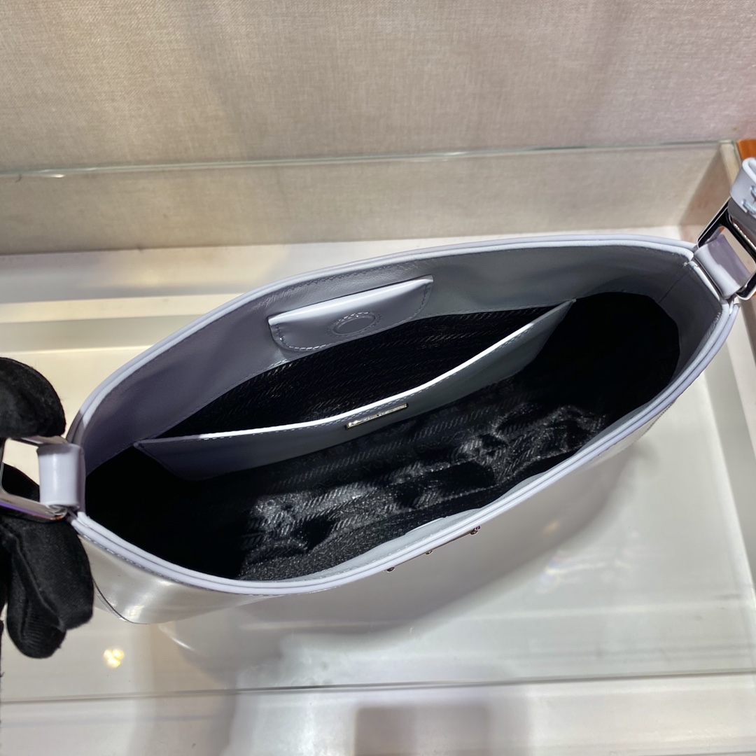 𝐏𝐑𝐀𝐃𝐀  Large Double Shoulder Strap Underarm Bag