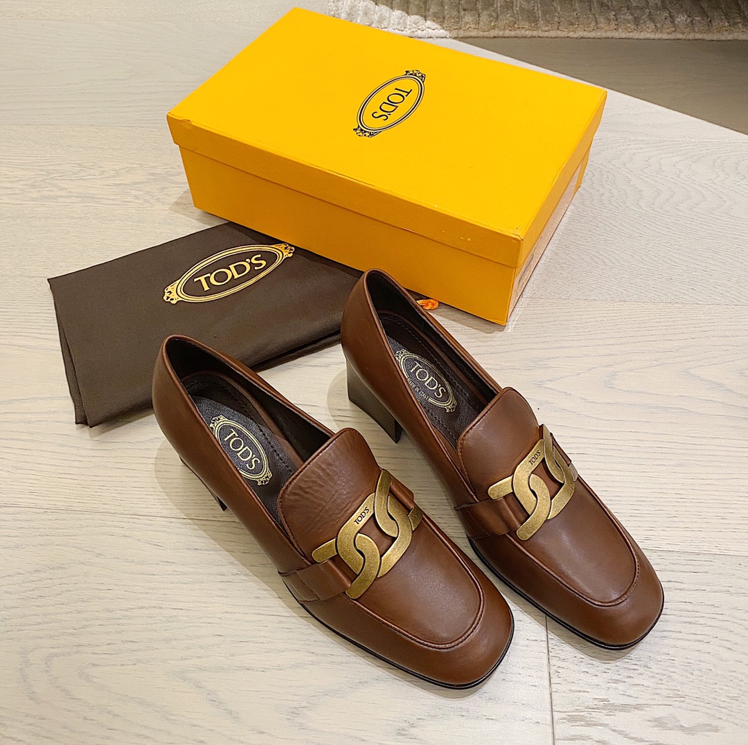 TOD'S 𝙏𝙊𝘿𝙎 2020 autumn and winter new coarse heel twist buckle Le Fu shoes ✔️ coarse heel also arranged on