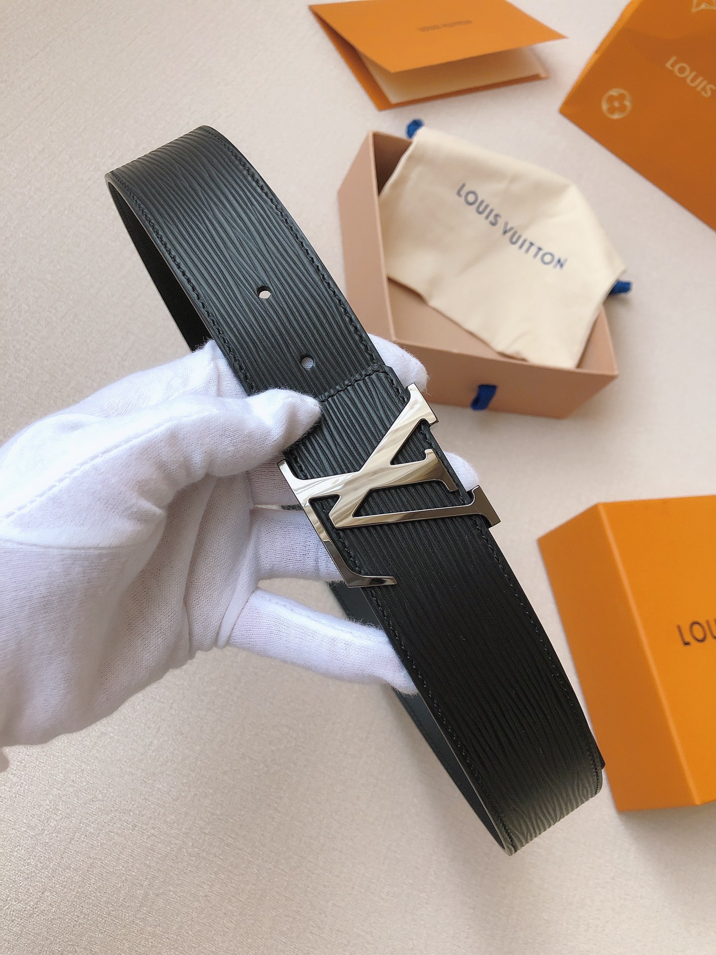 LOUIS VUITTO initials belt