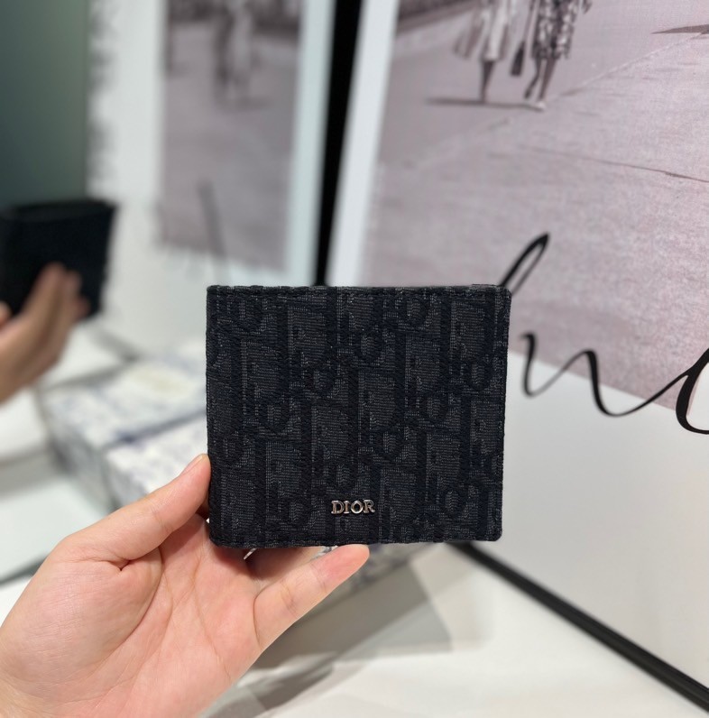 DIOR wallet
