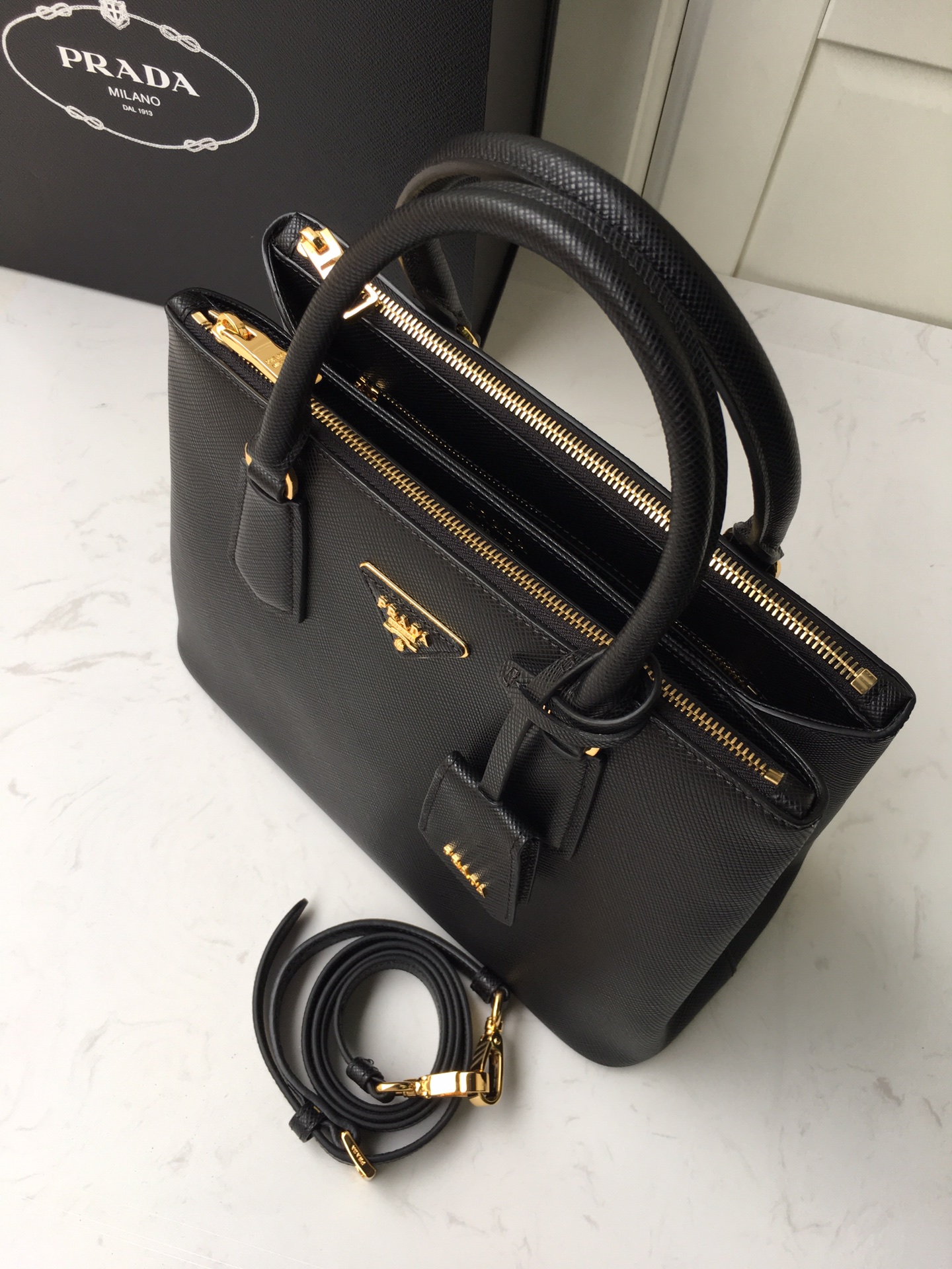 𝐏𝐑𝐀𝐃𝐀 1BA232 Handbag