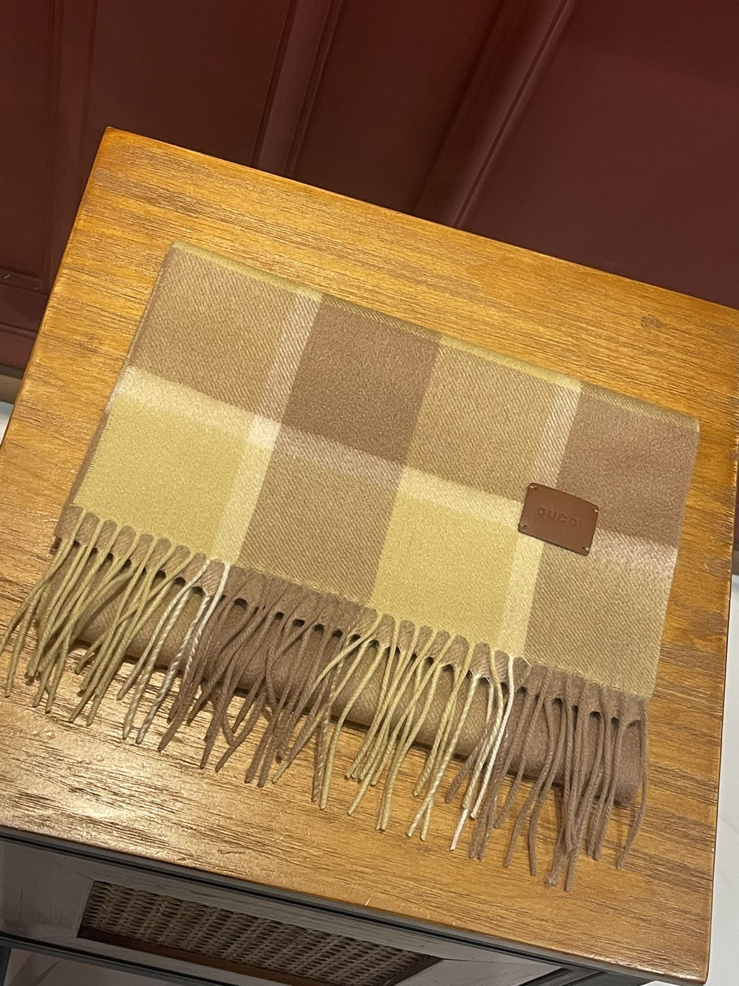 GUCCI Couple cashmere scarf