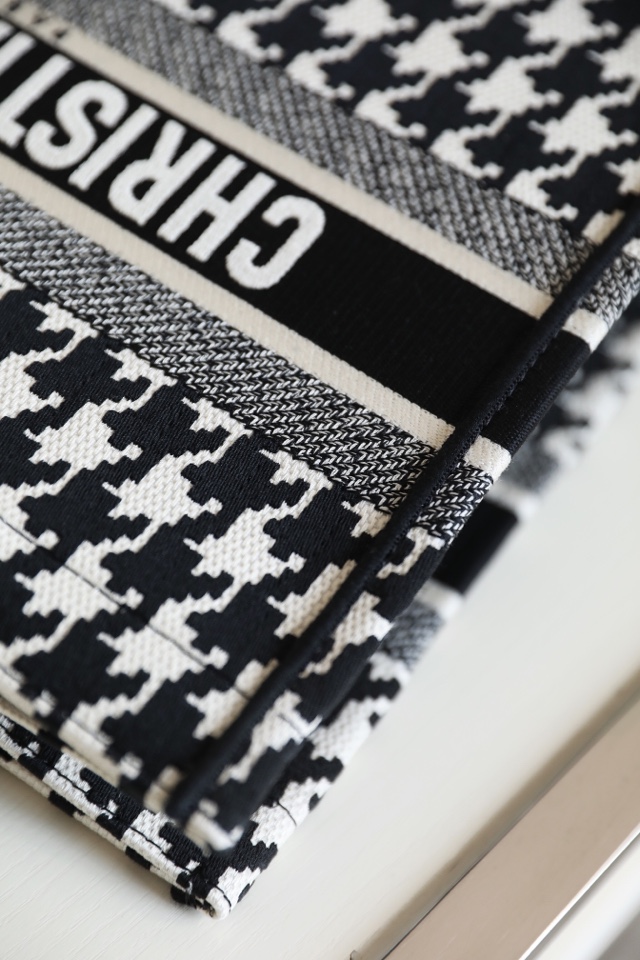DIOR TOTE black bird check