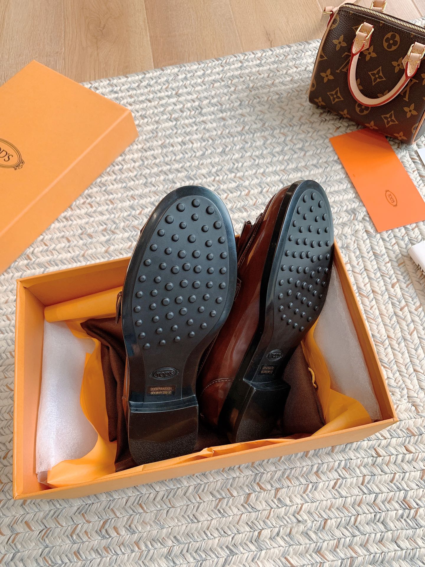 TOD'S 𝙏𝙊𝘿𝙎 2020FW new tasseled Le Fu shoes ✔️ buckle design retro literary ✔️