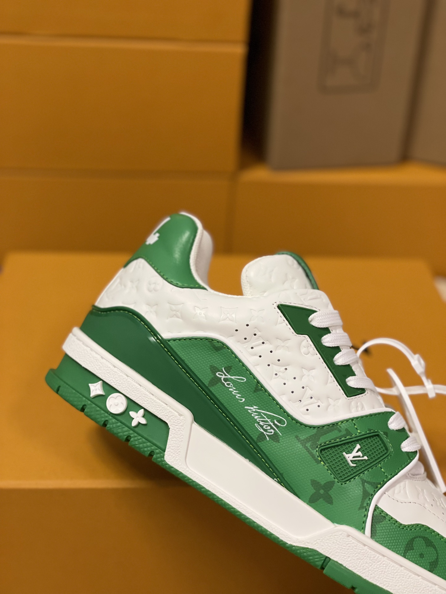 Louis Vuitton Trainer Sneakers Couple Model LD 0727