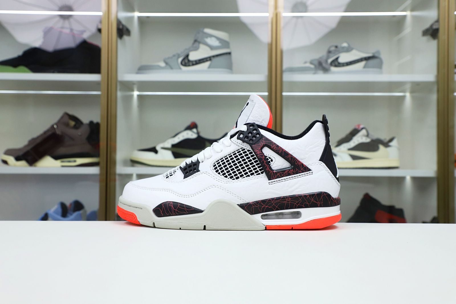 Jordan Air Jordan 4 Hot Lava