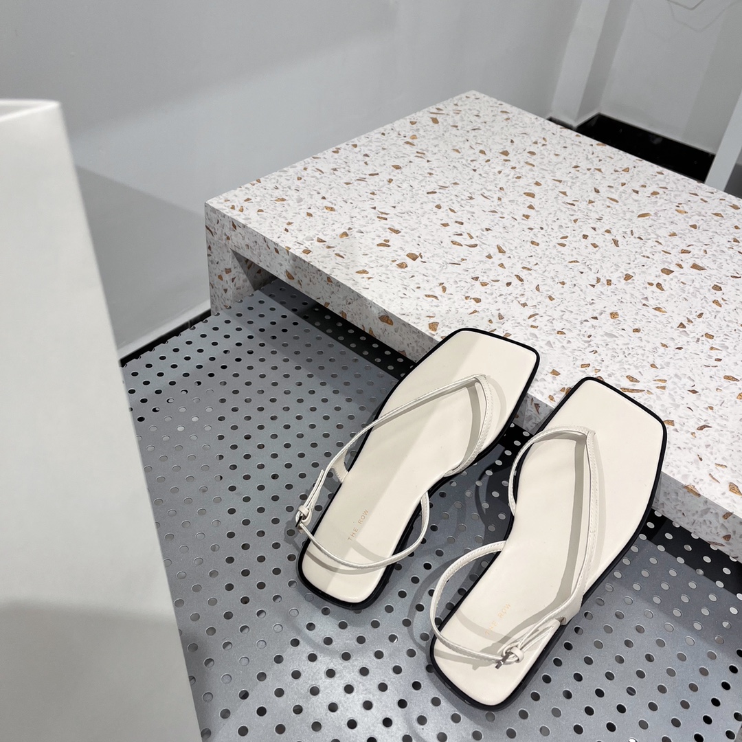 𝐓𝐇𝐄 𝐑𝐎𝐖｜𝟐𝟎𝟐𝟐/𝐒𝐒 𝐧𝐞𝐰 New The row 2022/fw Retro Minimalist Sandals