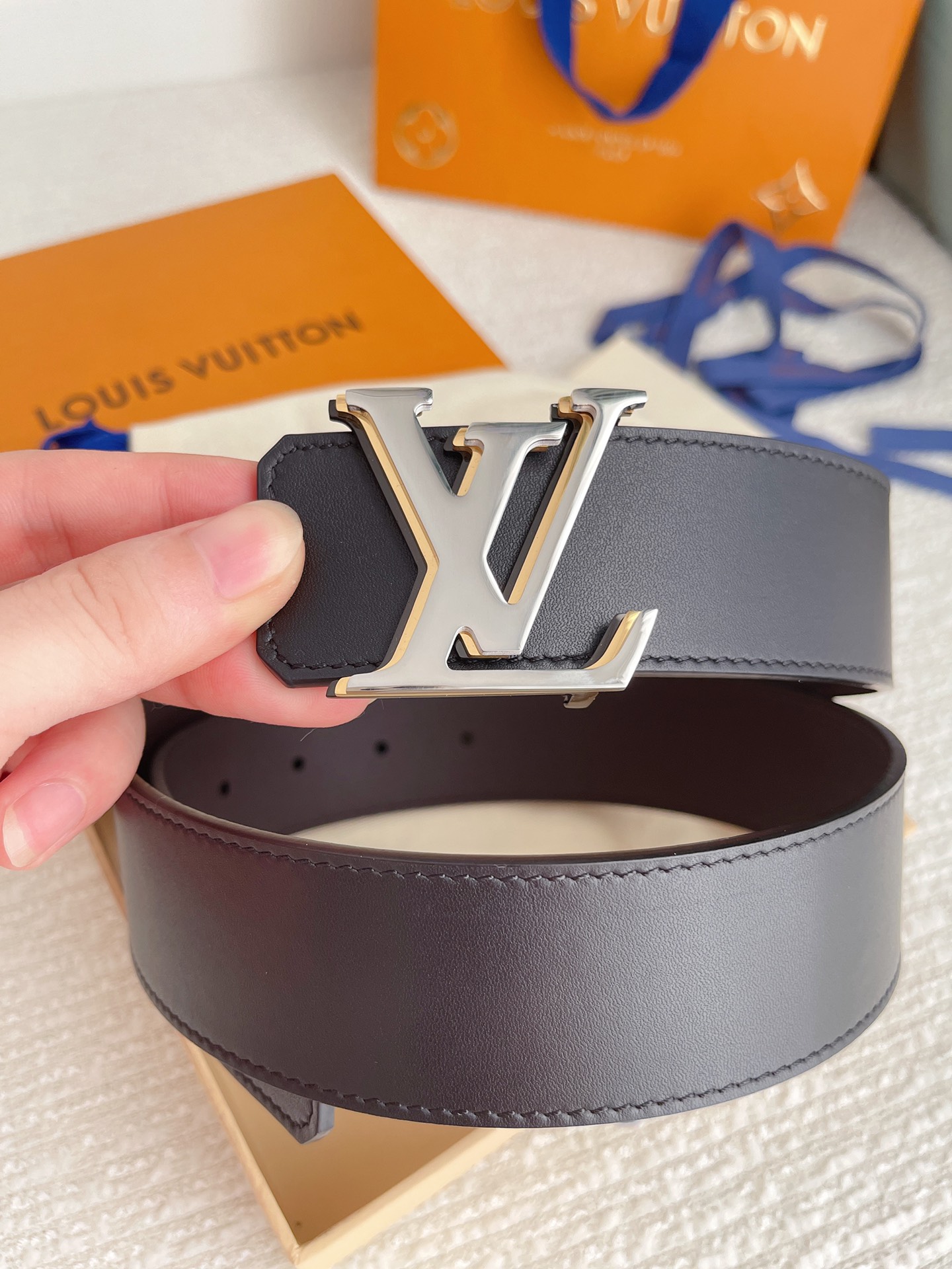 LOUIS VUITTO reversible plain belt