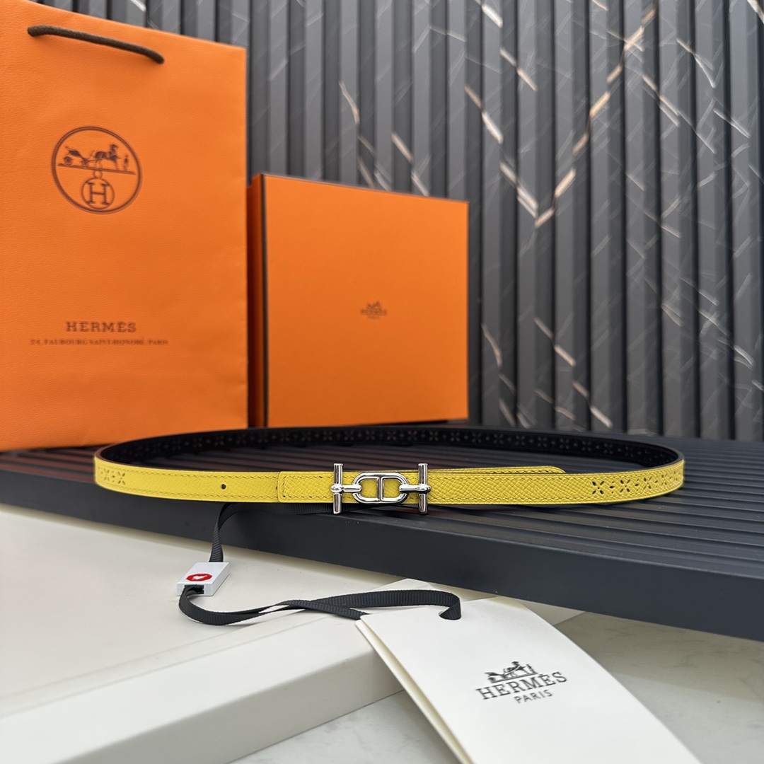 Reversible belt in Hermes Swift and perforated Epsom calfskin