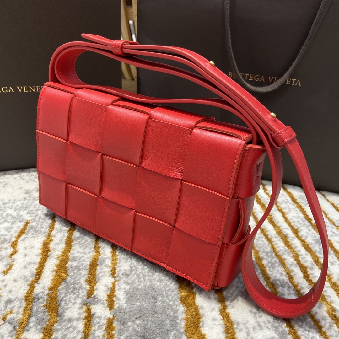 Bottega Veneta  𝘾𝘼𝙎𝙎𝙀𝙏𝙏𝙀 #578004