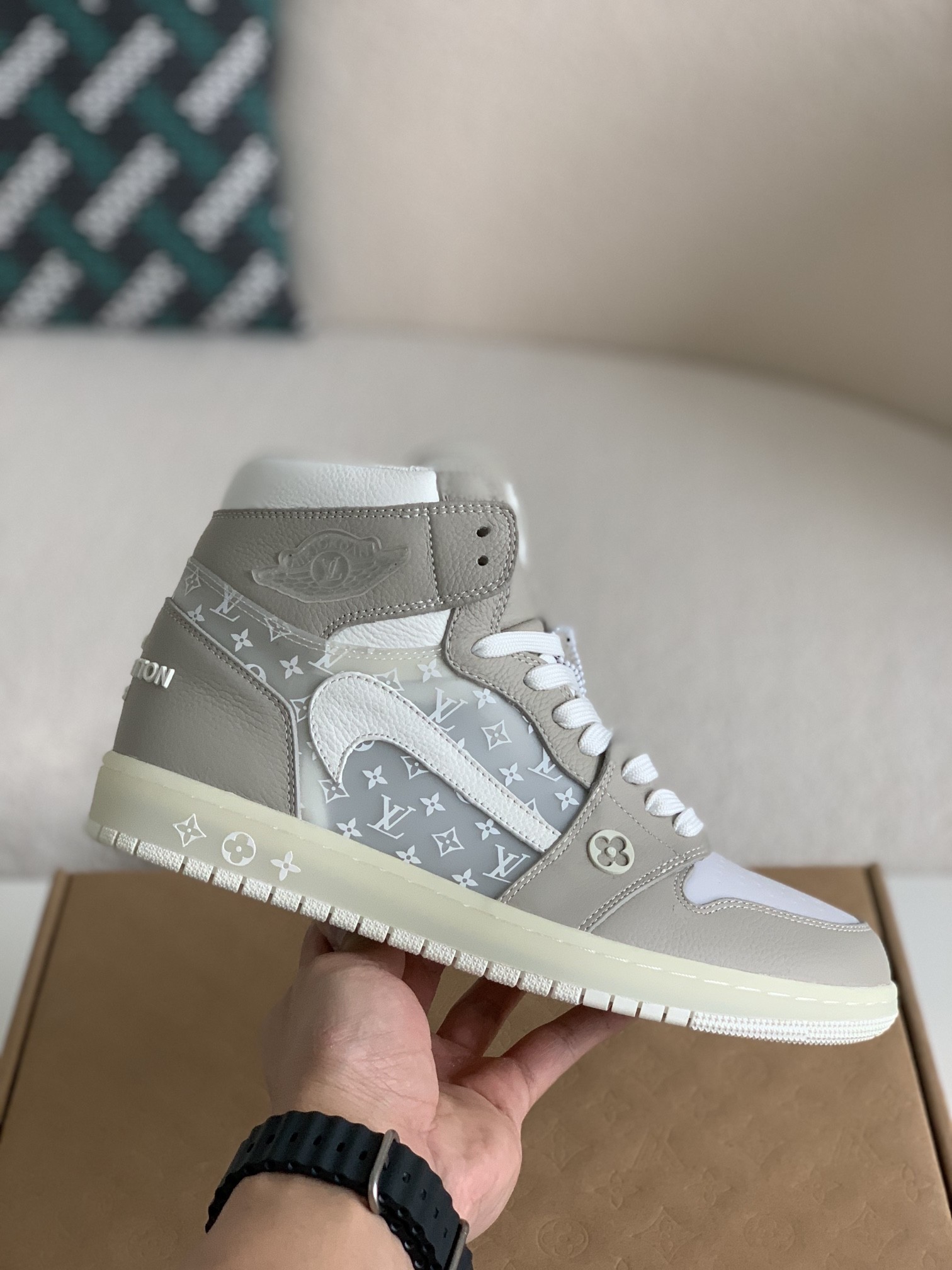 Louis Vuitton x Nike Air Jorda 1 High AJ1 Sneakers