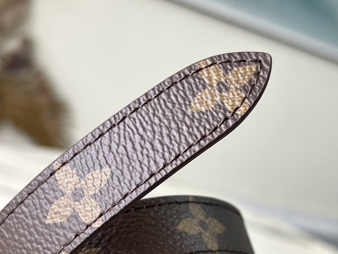 𝐋𝐎𝐔𝐈𝐒 𝐕𝐔𝐈𝐓𝐓𝐎𝐍     J14102