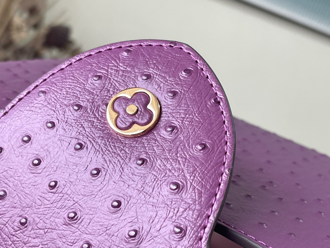 𝐋𝐎𝐔𝐈𝐒 𝐕𝐔𝐈𝐓𝐓𝐎𝐍    M95393