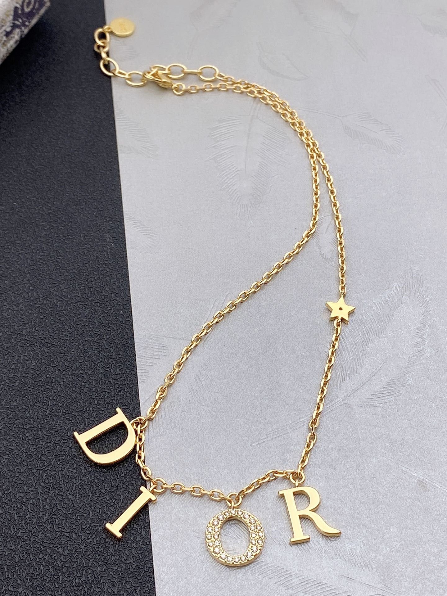 Dior letter 💎 necklace