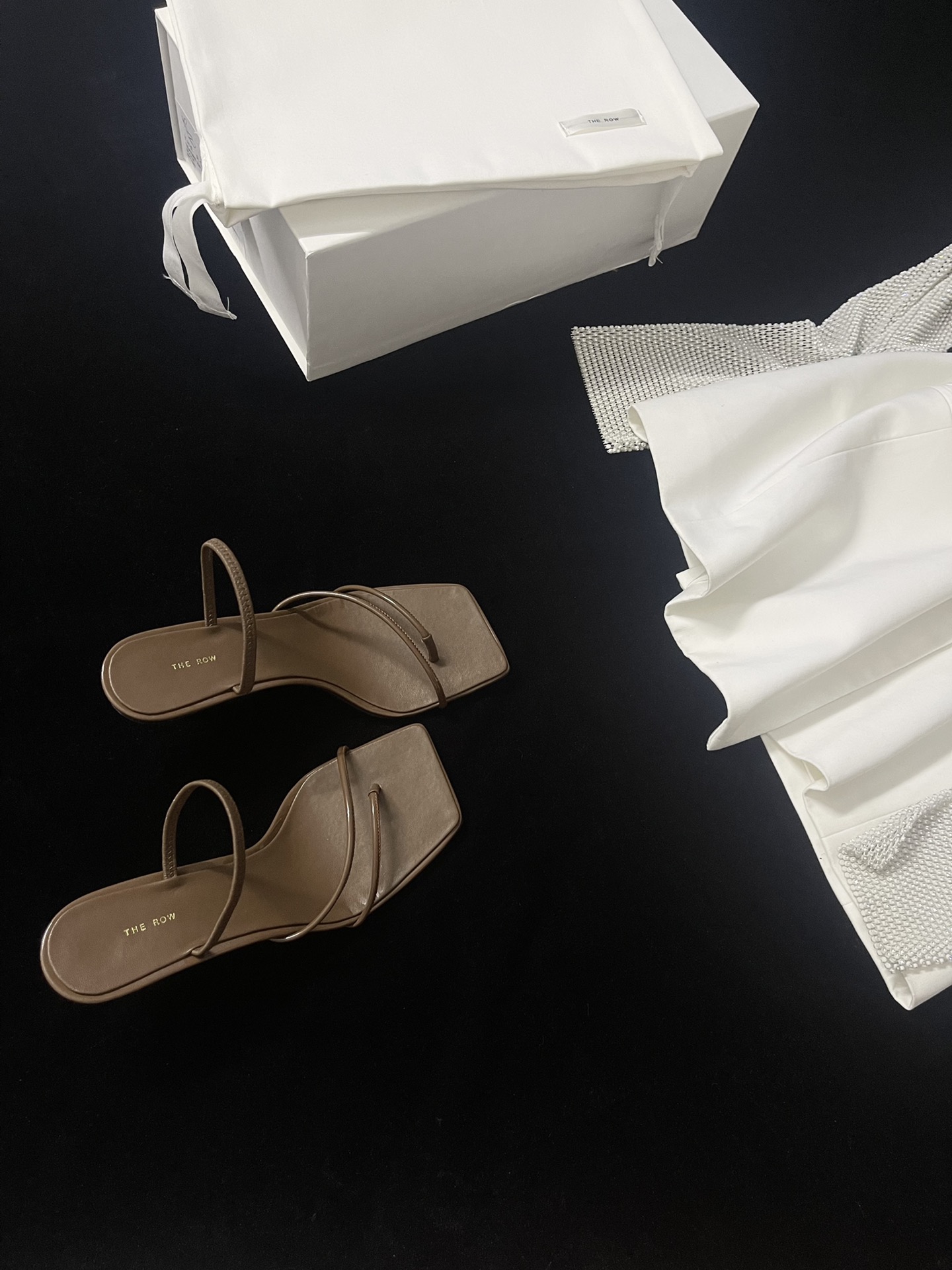 𝐓𝐡𝐞 𝐫𝐨𝐰 ｜𝟐𝟎𝟐𝟑/𝐒𝐒 𝐧𝐞𝐰 Minimalist sandals