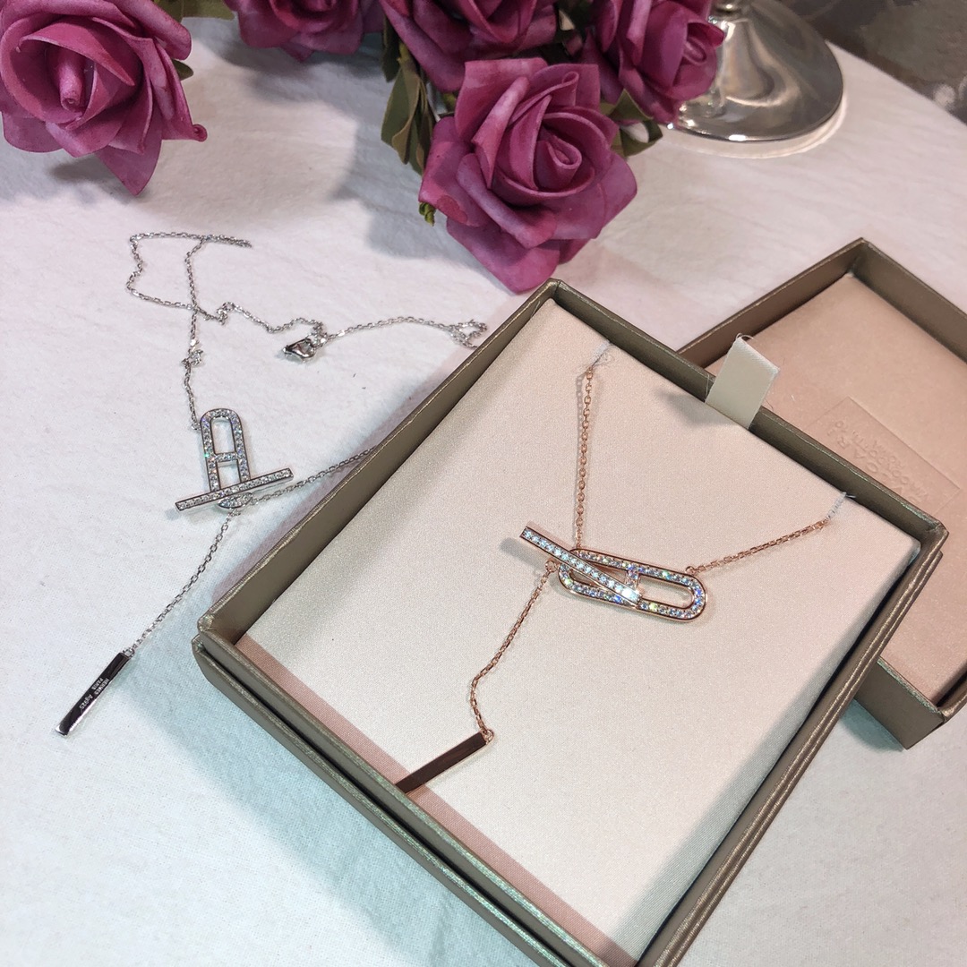 Hermes necklace