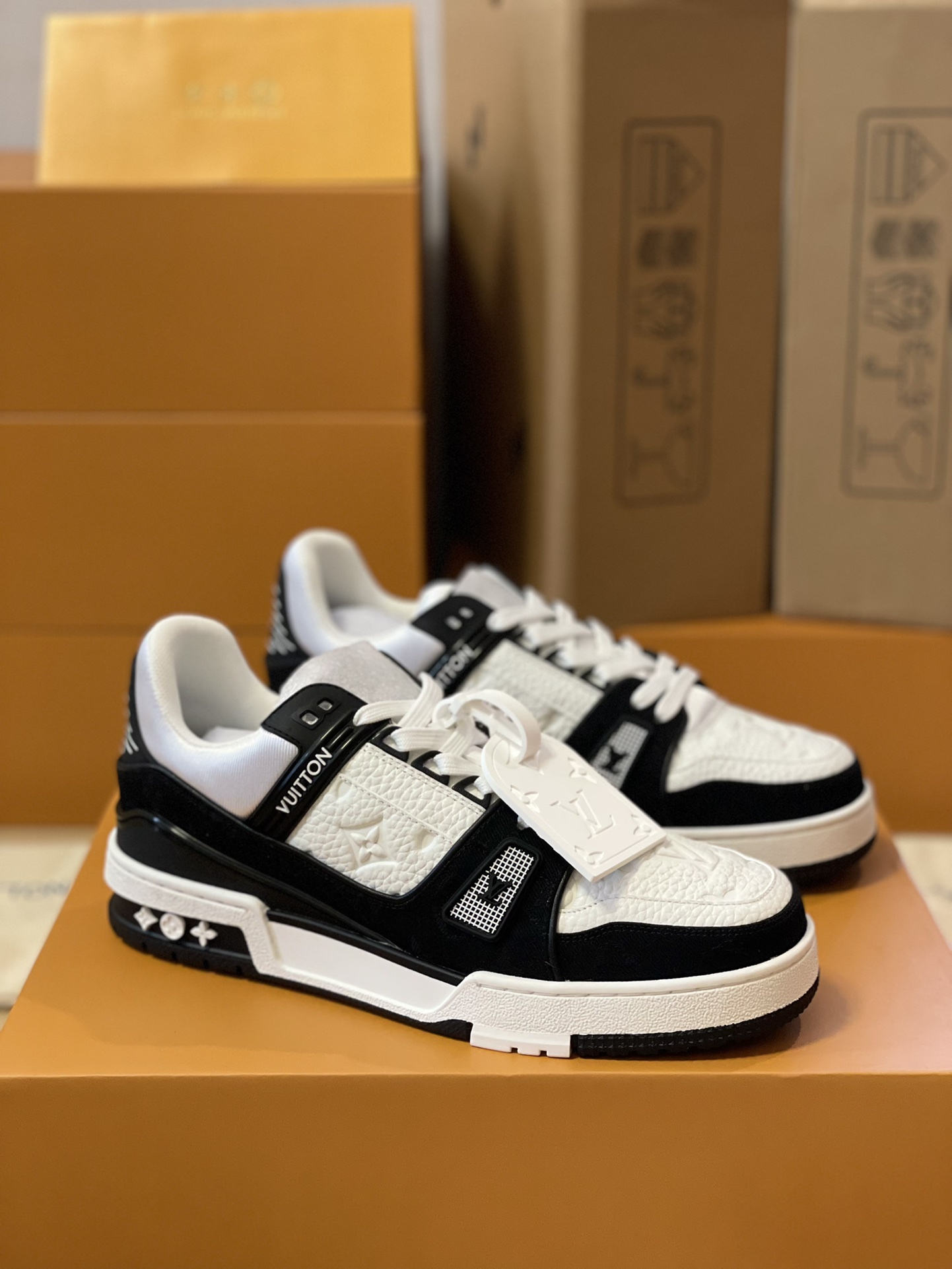 Louis Vuitton Trainer Couples Style 1A8FN8