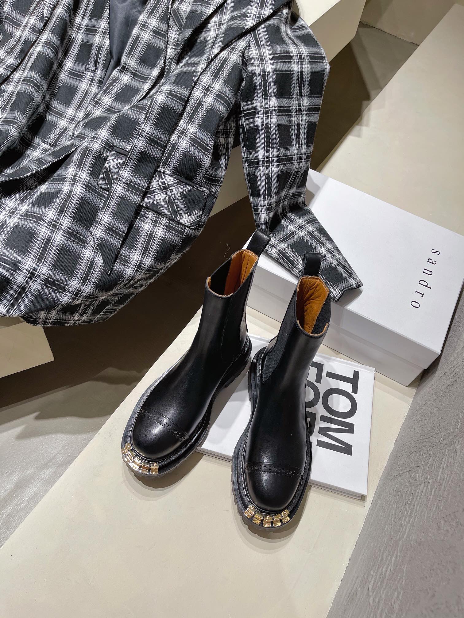 SANDRO 21ss metal head cowhide short Chelsea boots A pair of stylish and cool little boots