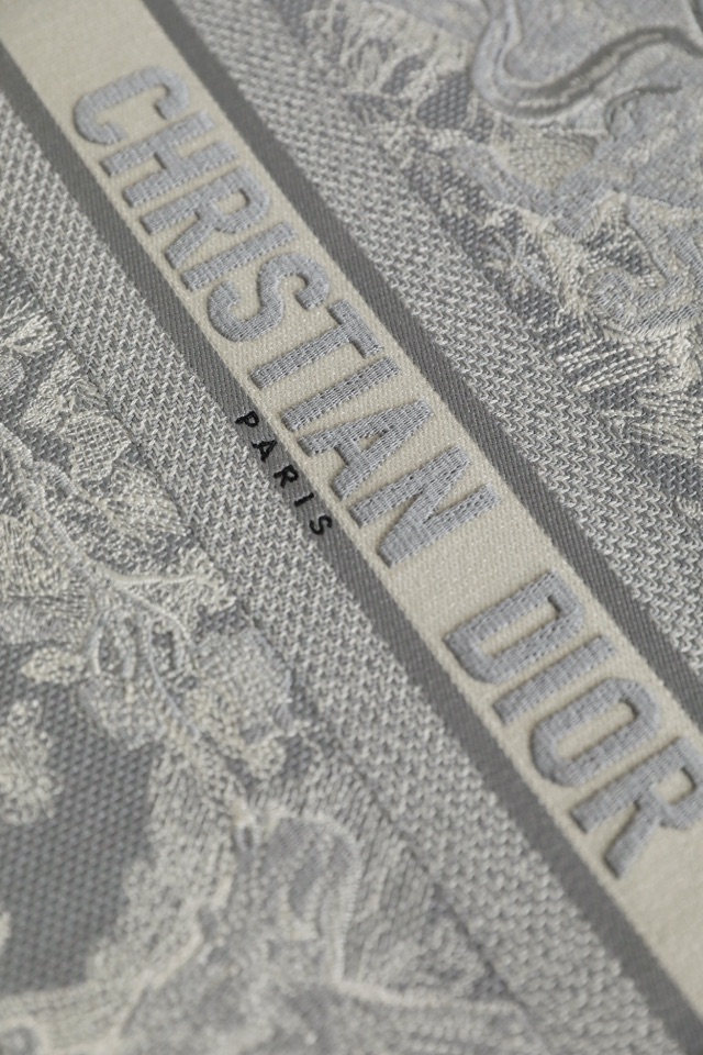 DIOR TOTE Grey embroidery
