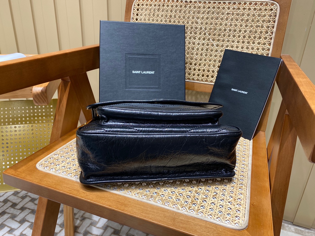 SAINT LAURENT  𝐍𝐢𝐤𝐢 28𝐜𝐦 #633158