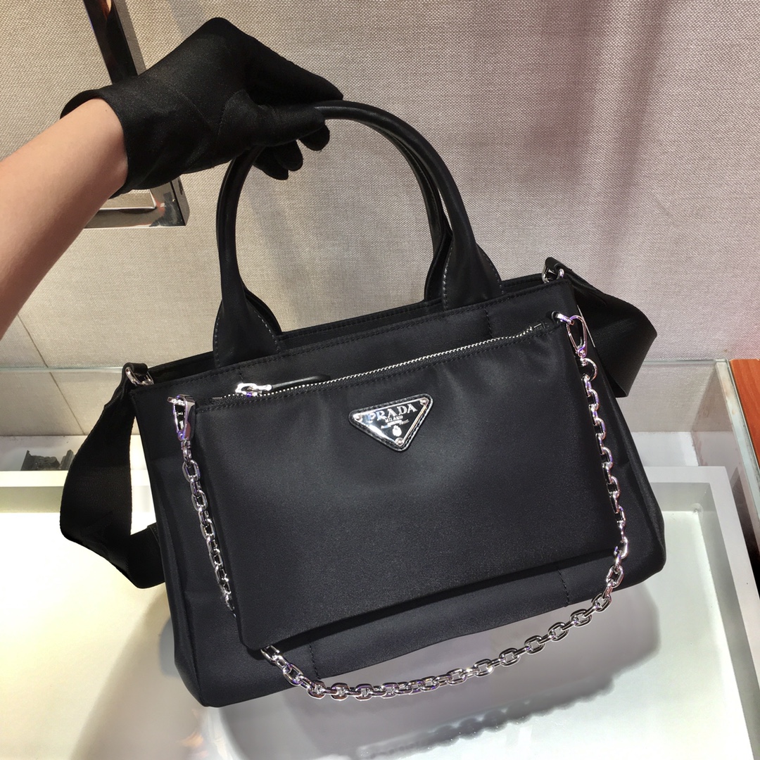 𝐏𝐑𝐀𝐃𝐀 New twin bags