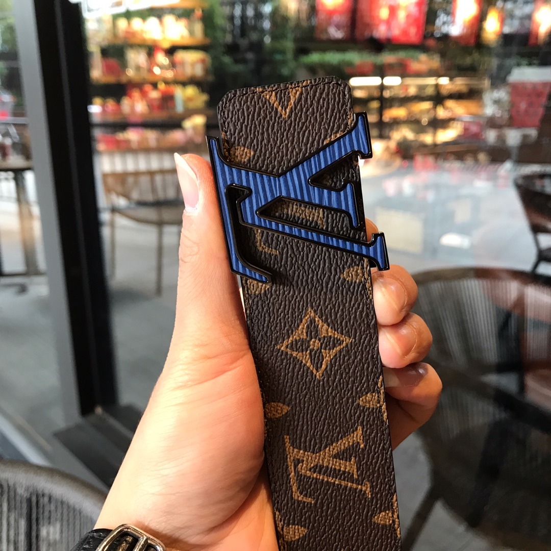 LOUIS VUITTO 40MM REVERSIBLE BELT