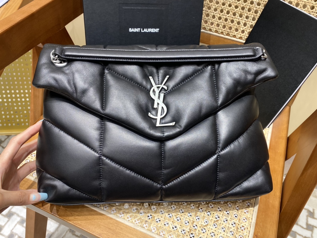 SAINT LAURENT #𝙇𝙤𝙪𝙇𝙤𝙪 𝙥𝙪𝙛𝙛𝙚𝙧#57747 (large silver buckle)