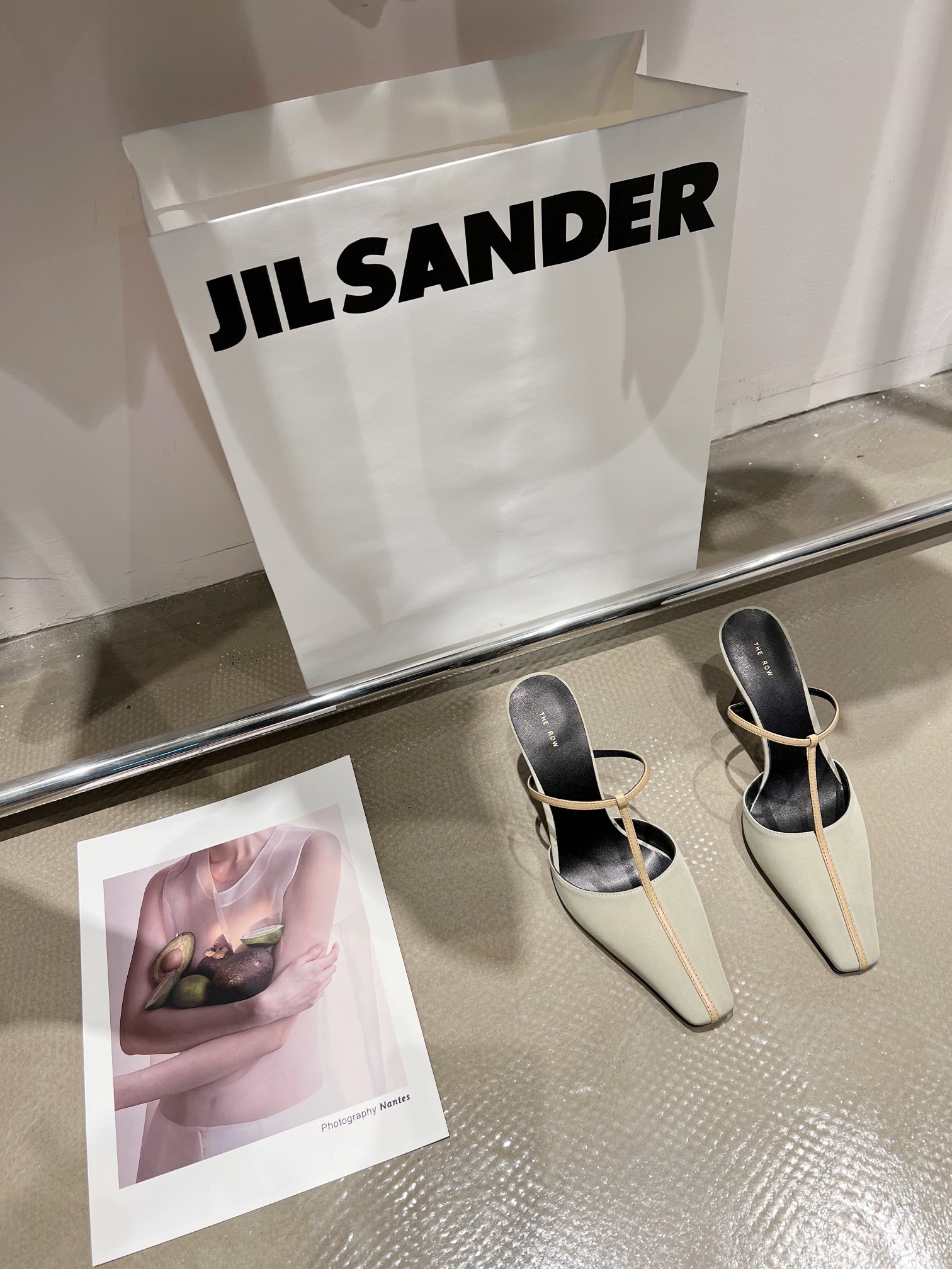 𝐓𝐡𝐞 𝐫𝐨𝐰 ｜𝟐𝟎𝟐𝟐/𝐒𝐒 𝐧𝐞𝐰 Retro minimalist wrap-around heels Custom leather Original outsole