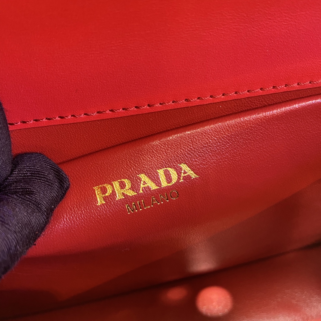 𝐏𝐑𝐀𝐃𝐀 One shoulder new 1BD270