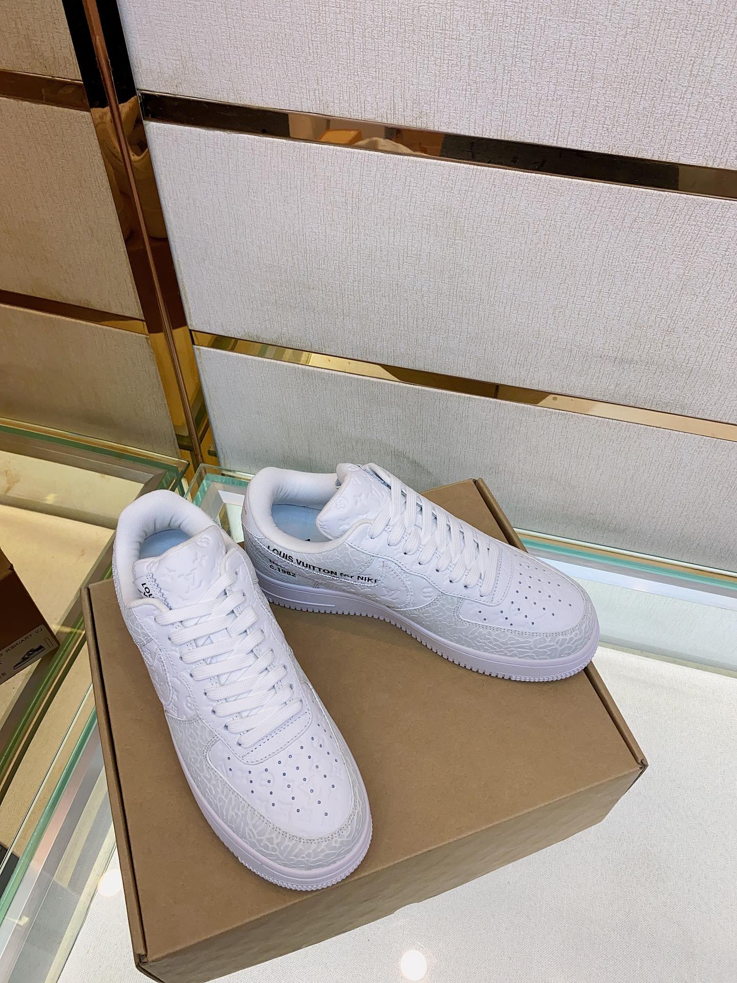 Louis Vuitton Nike joint 🆕Men's Abbesses sneakers