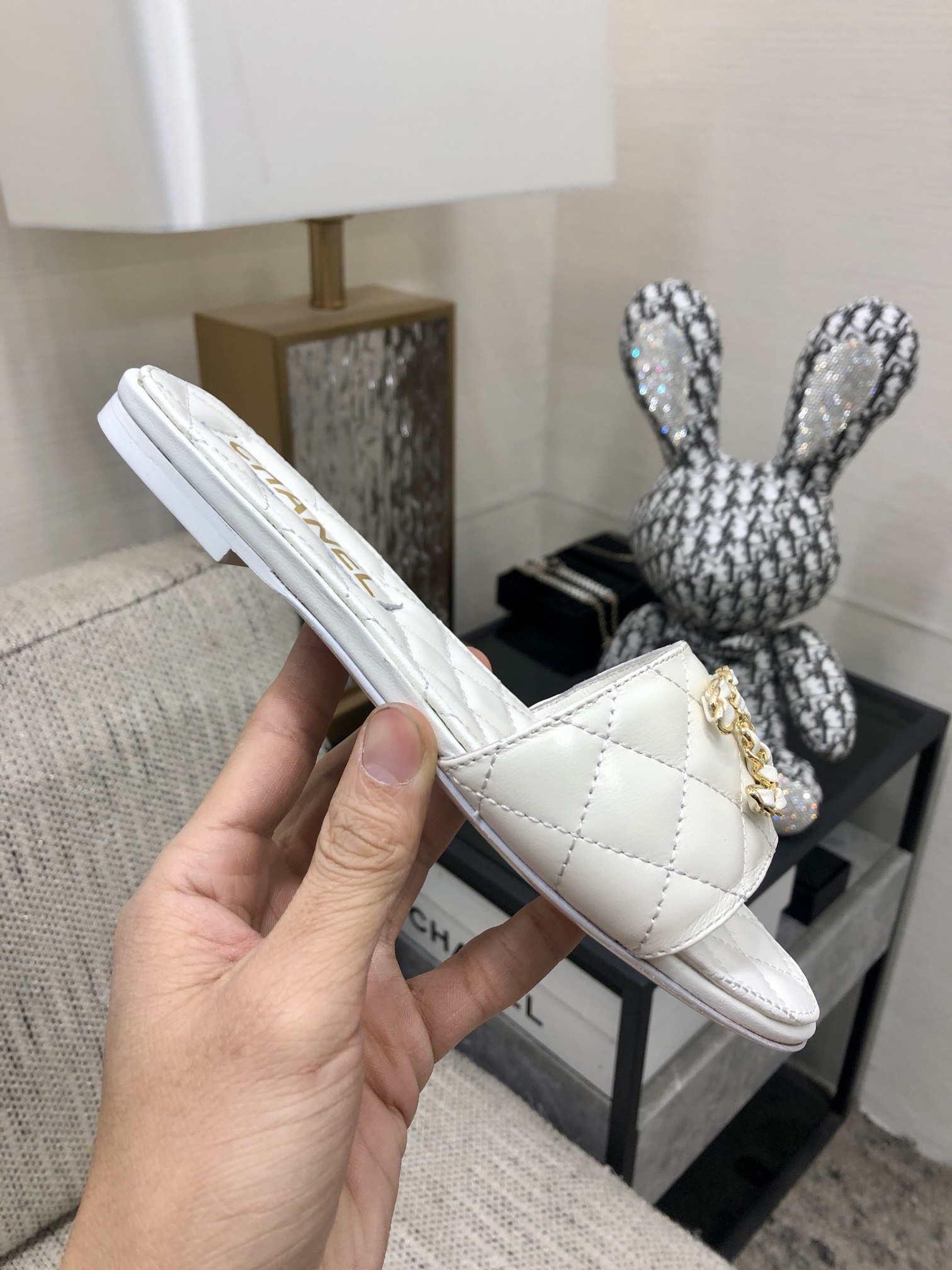 CHANEL 2023 spring and summer latest electric embroidery honey slippers Imported leather outsole