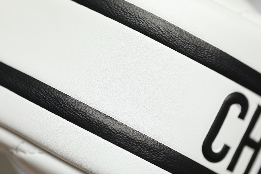 DIOR VIBE small dumpling bag