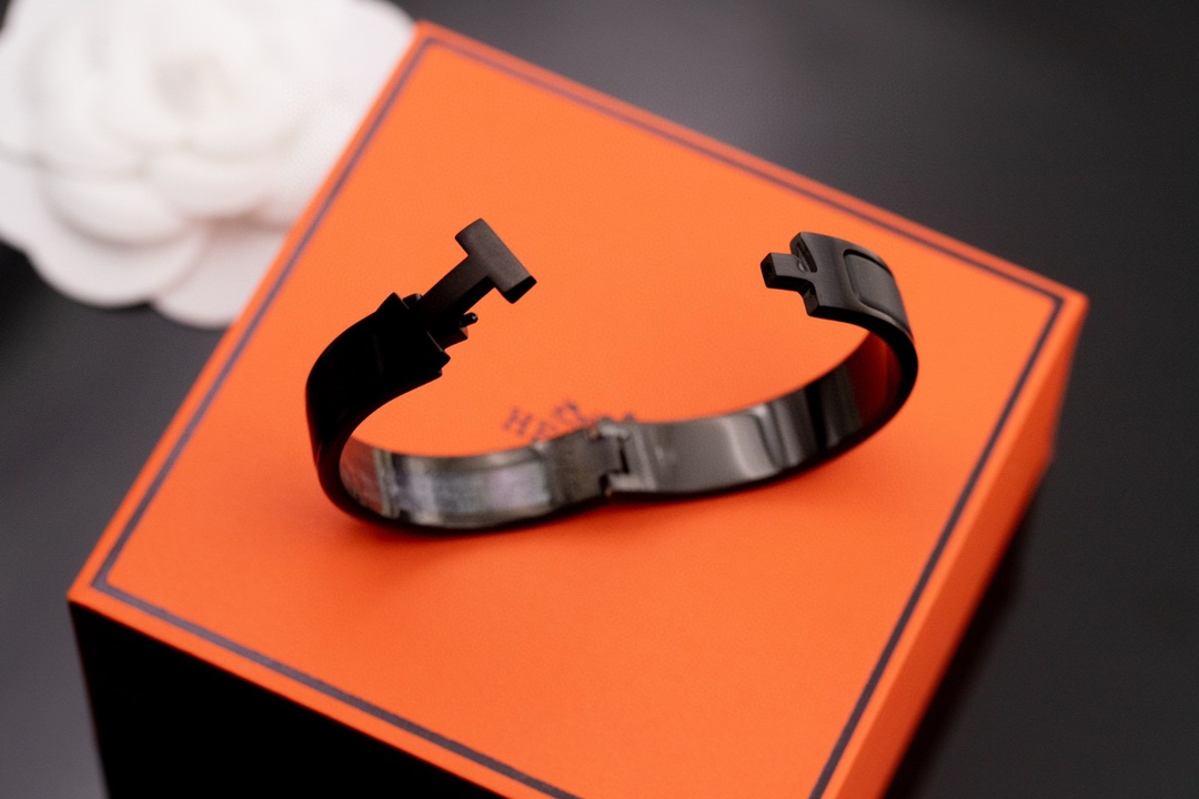 Hermes bracelet