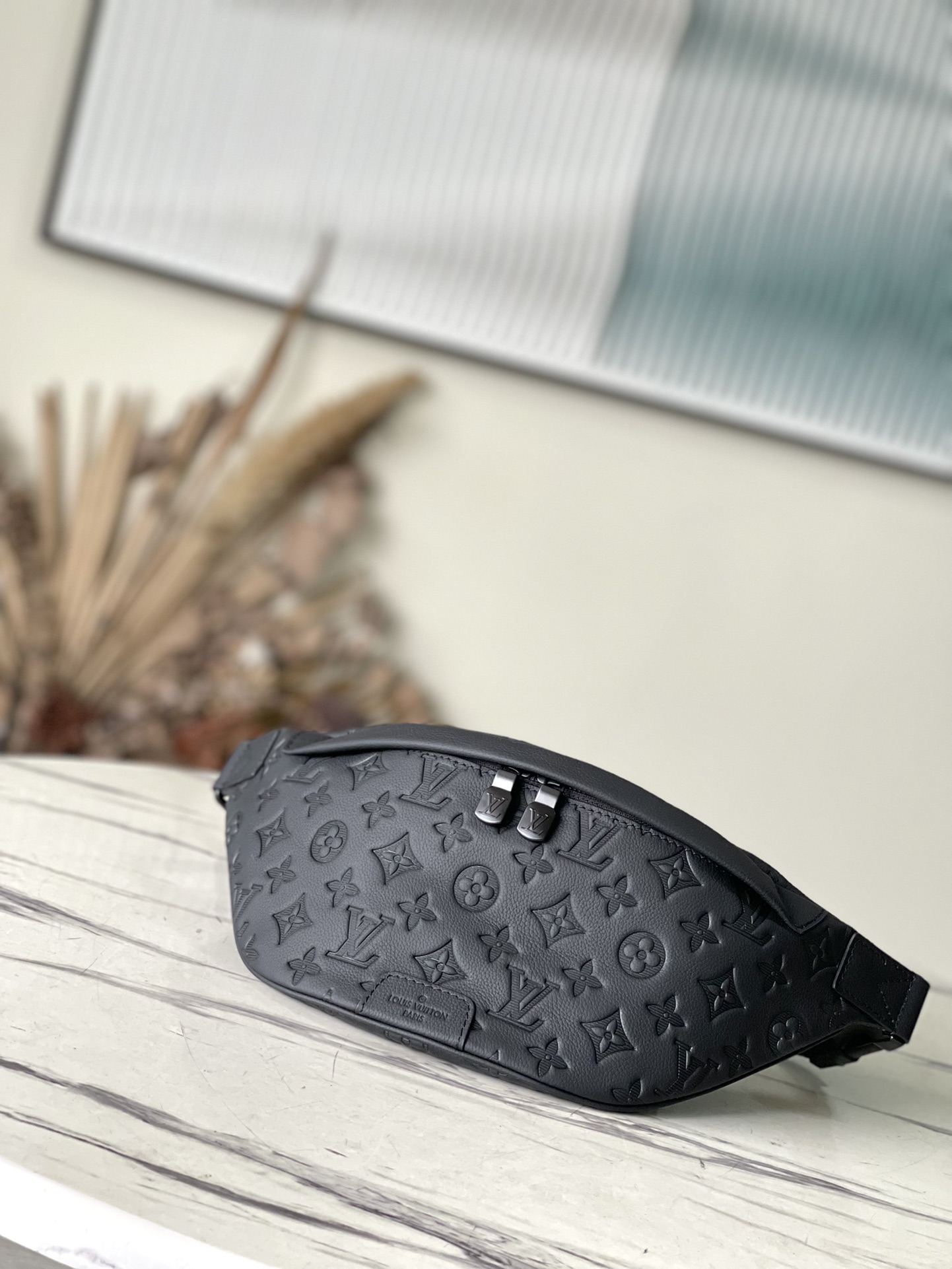 𝐋𝐎𝐔𝐈𝐒 𝐕𝐔𝐈𝐓𝐓𝐎𝐍  M46036 Discovery pocket