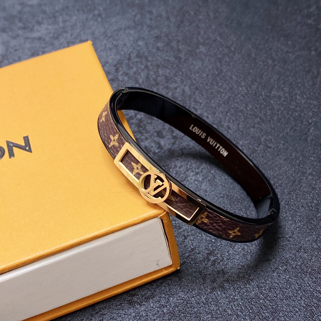 Louis Vuitton bracelet in 14kt fine colour