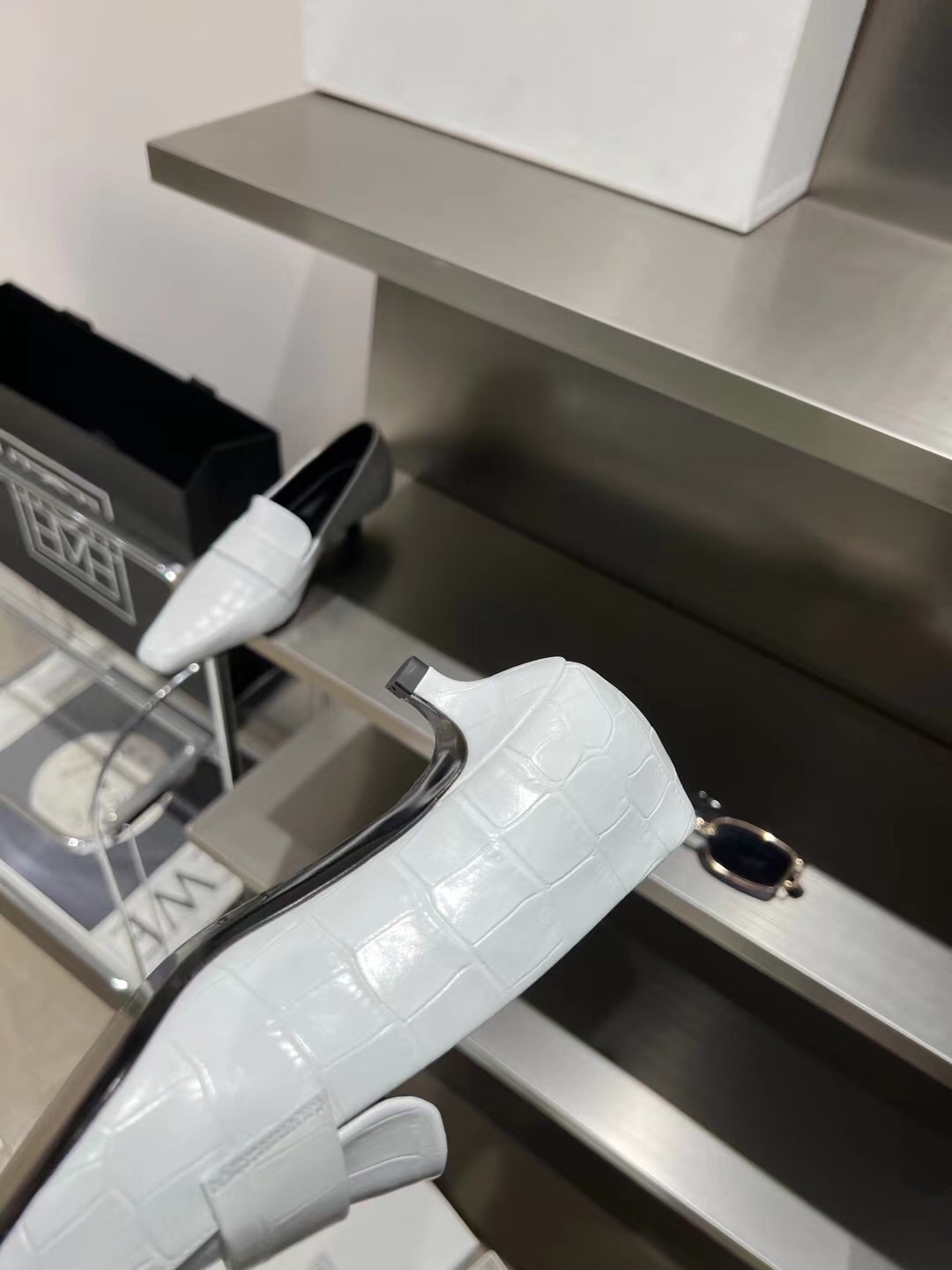 Toteme | 𝟐𝟎𝟐𝟏/𝐒𝐒 𝐧𝐞𝐰    Minimalist style toteme 2022/aw Muller flat single shoes