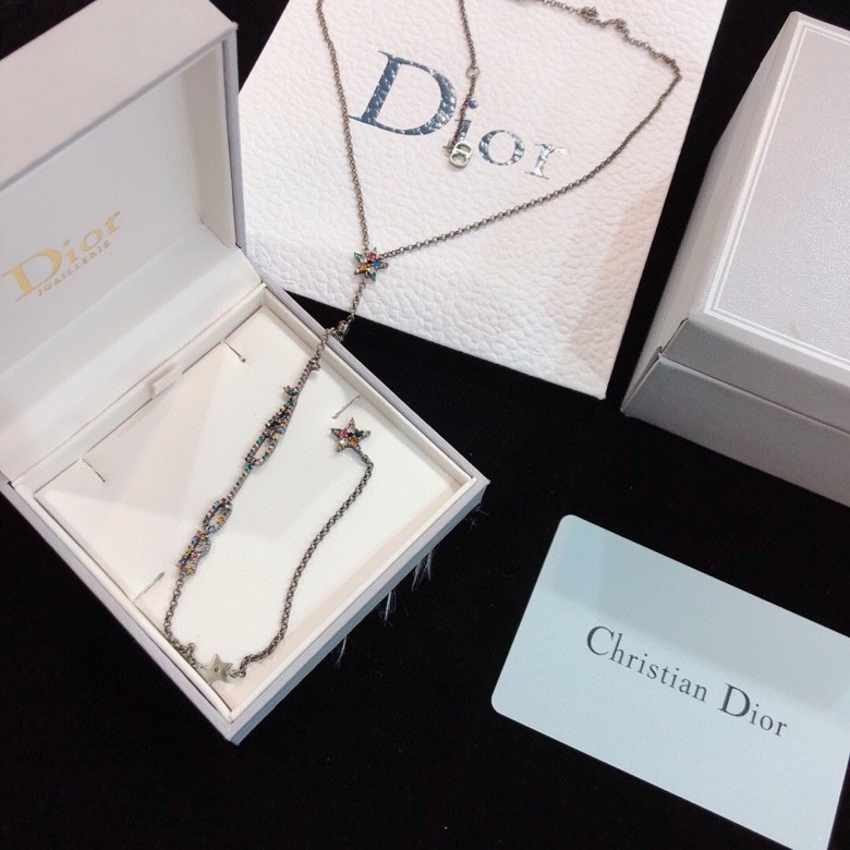 Dior necklace