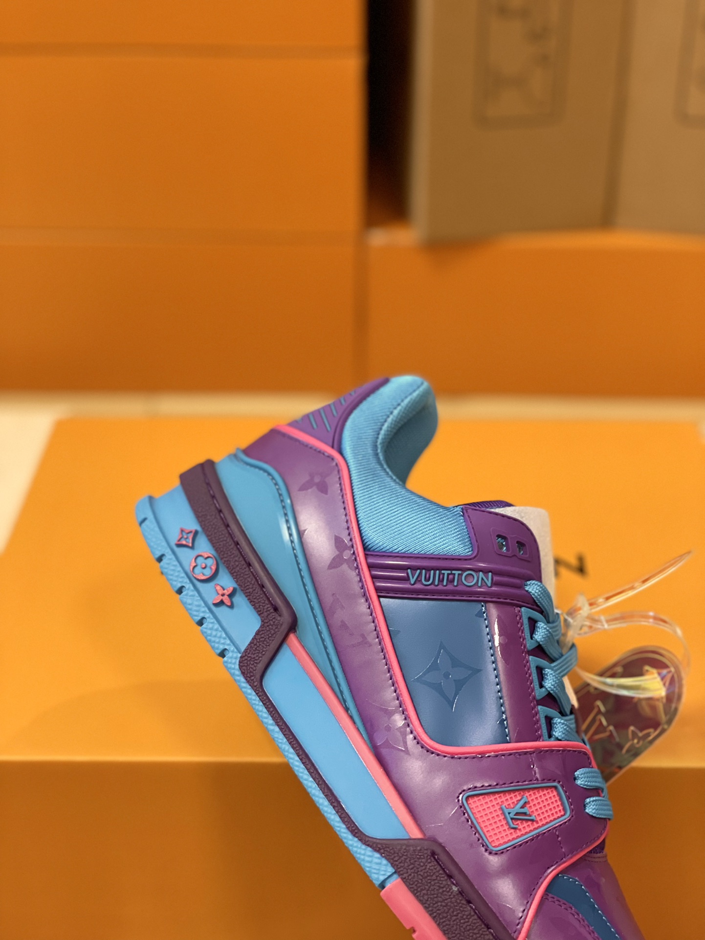 Louis Vuitton couple models LVTRAINER sneakers model number MS0119