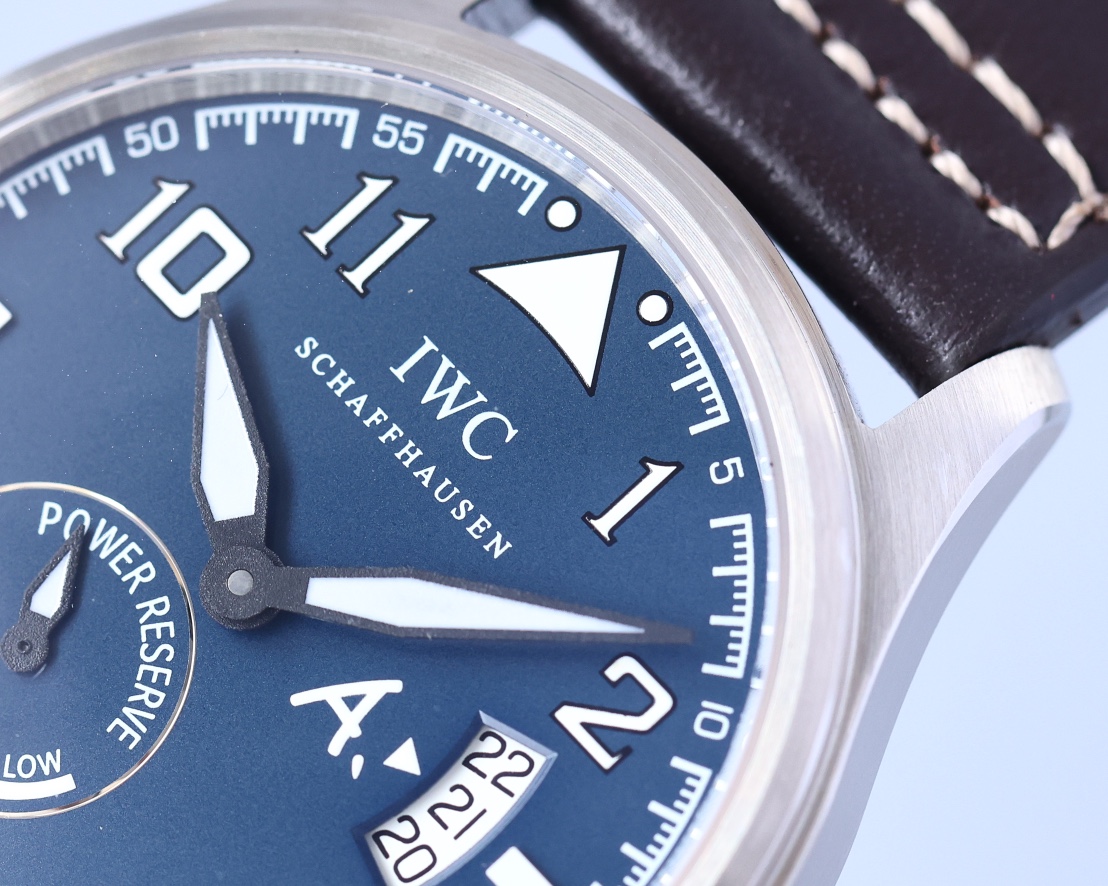 IWC- The line staff series lW5127537 movement automatic mechanical Swiss machine 2824 316 stainless steel