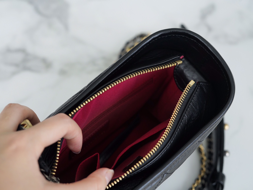 𝗖𝗵𝗮𝗻𝗲𝗹 𝗚𝗮𝗯𝗿𝗶𝗲𝗹𝗲❥ classic stray bag Italy 🇮🇹 