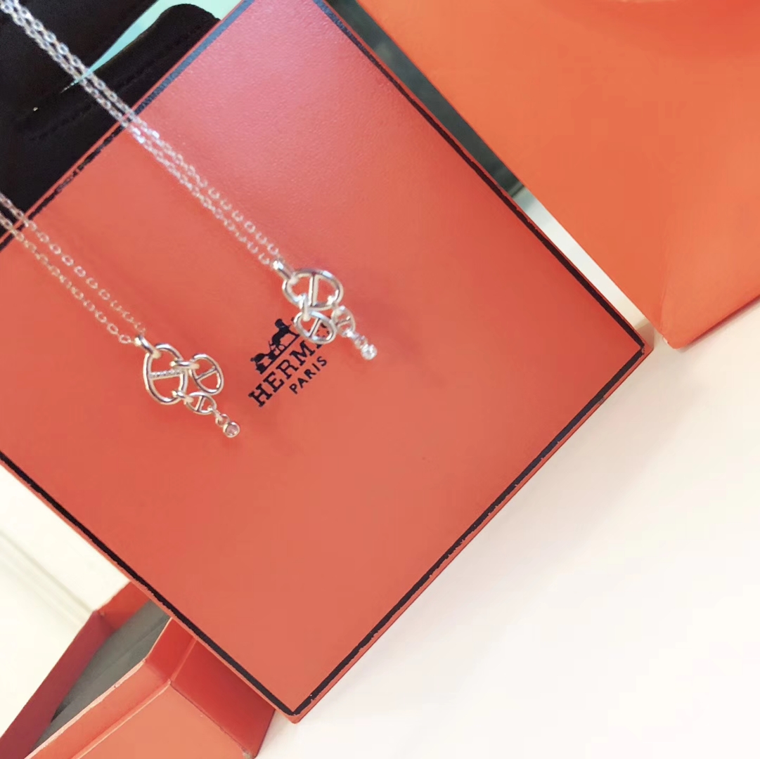 Hermes necklace
