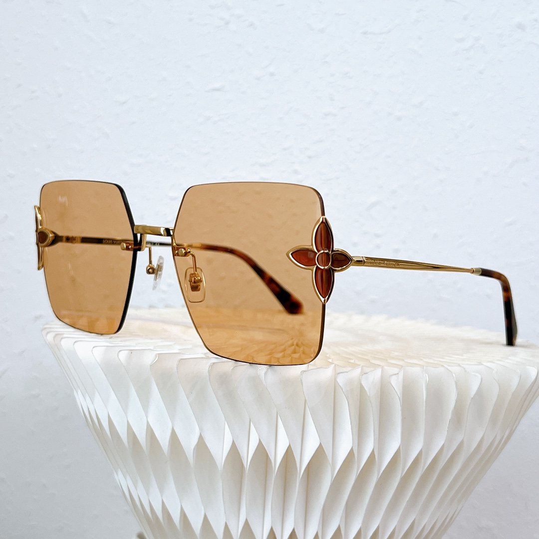 LOUIS VUITTON  Z1662