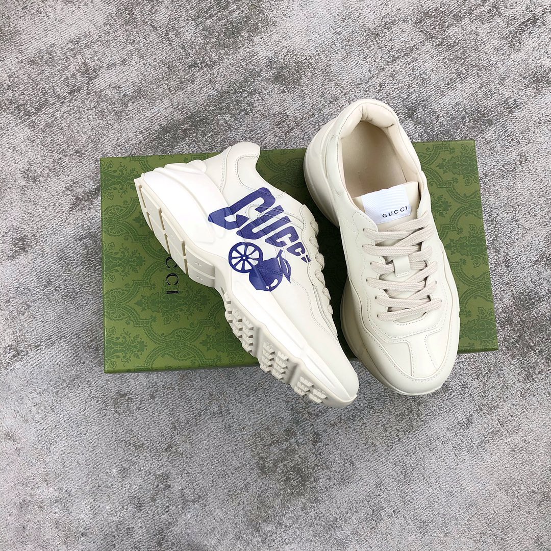 Gucci Pops This collection has a lot of flora and fauna elements Original material