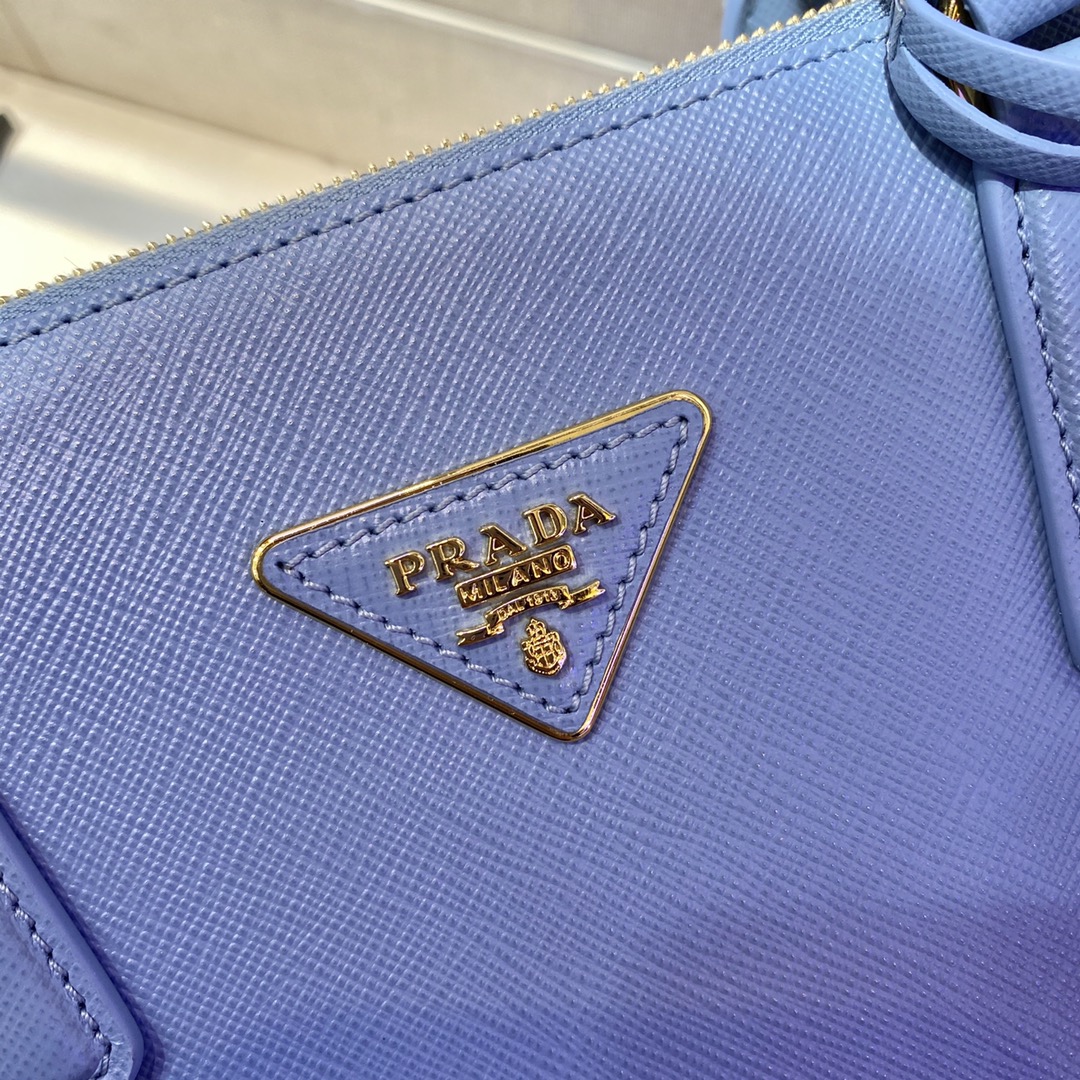 𝐏𝐑𝐀𝐃𝐀 Classic favourites 1BA863