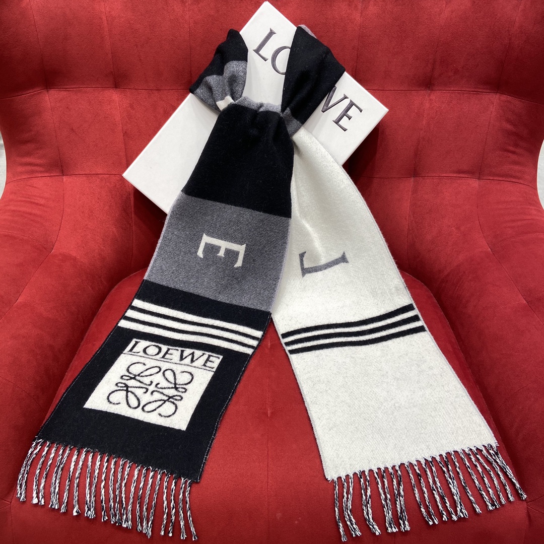 𝐋𝐎𝐄𝐖𝐄 Preppy Scarf_Same style 90% wool 10% cashmere