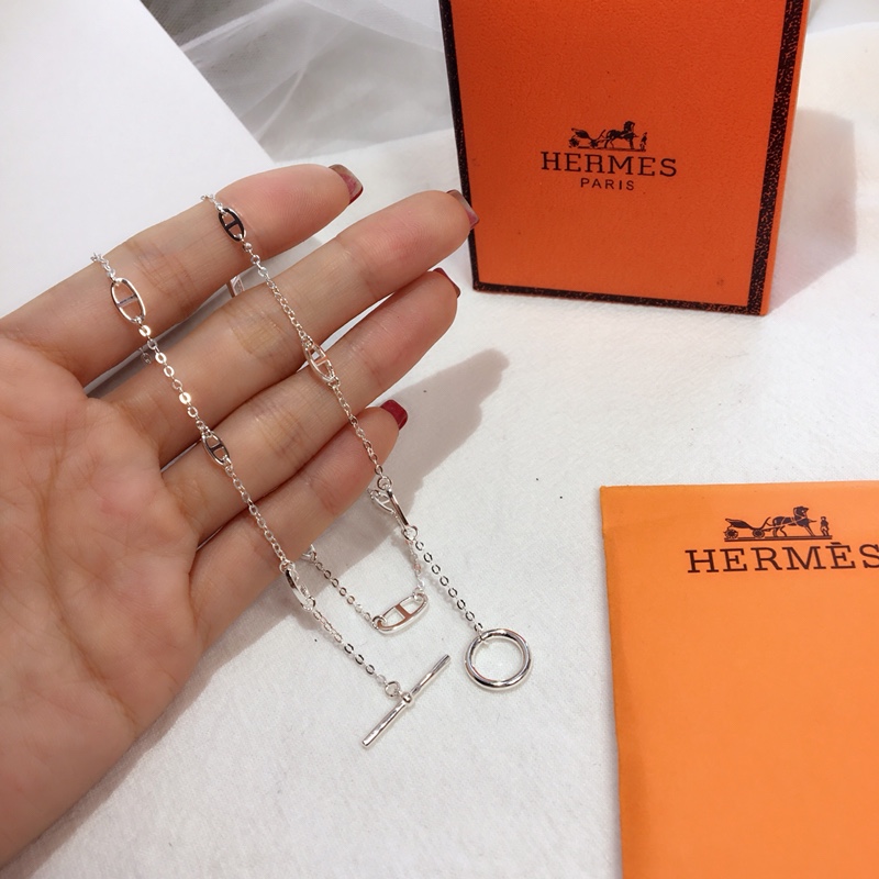 Hermes necklace