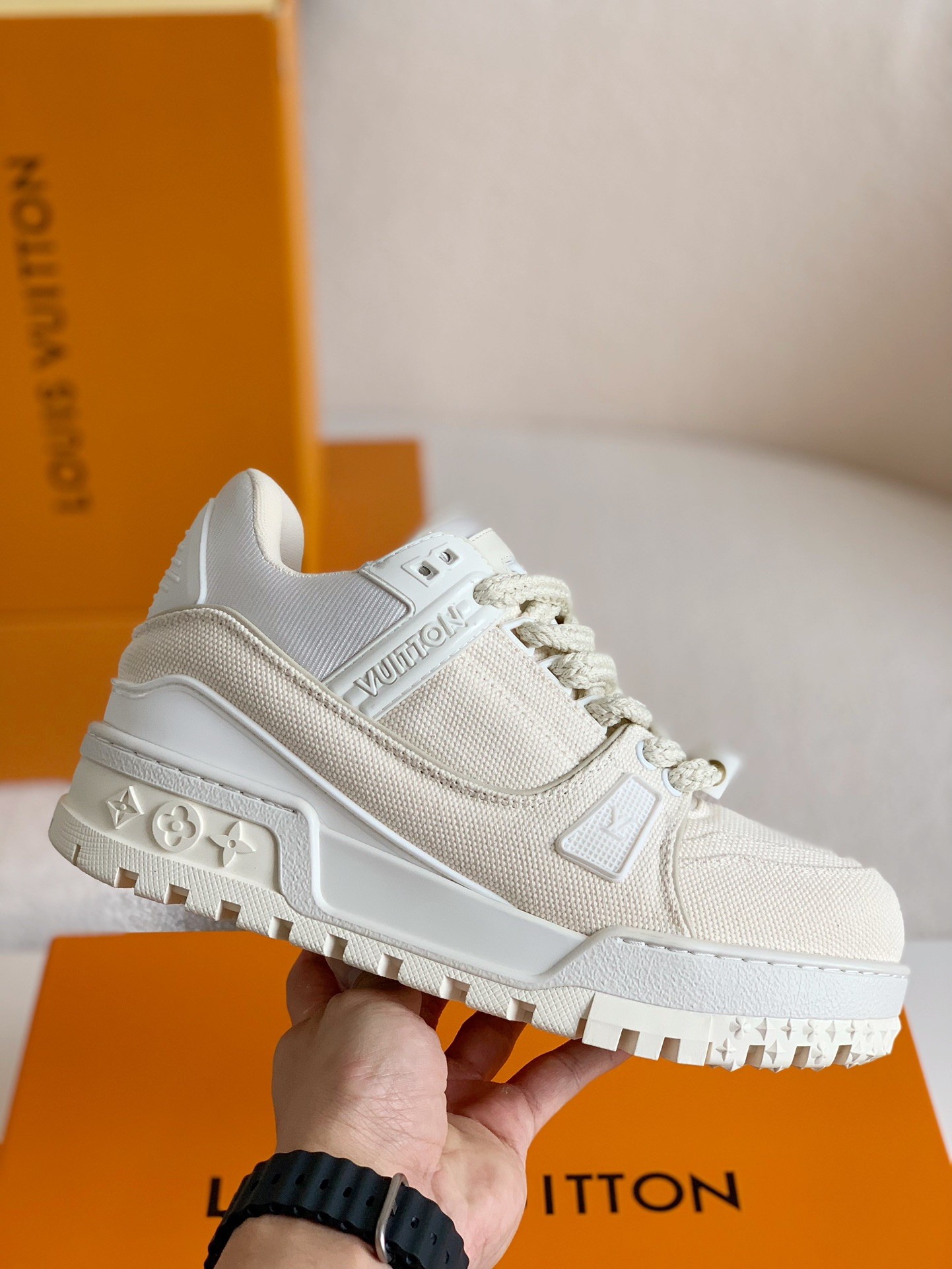 LOUIS VUITTON TRAINER MAXI SNEAKERS