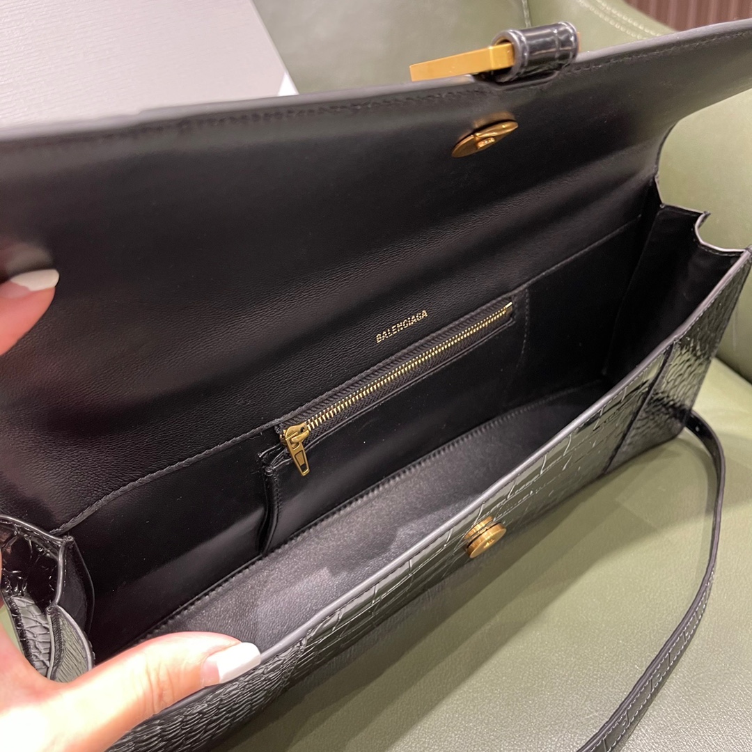 BALENCIAGA 𝐇𝐨𝐮𝐫𝐠𝐥𝐚𝐬𝐬 𝐏𝐥𝐮𝐬 Hourglass bag