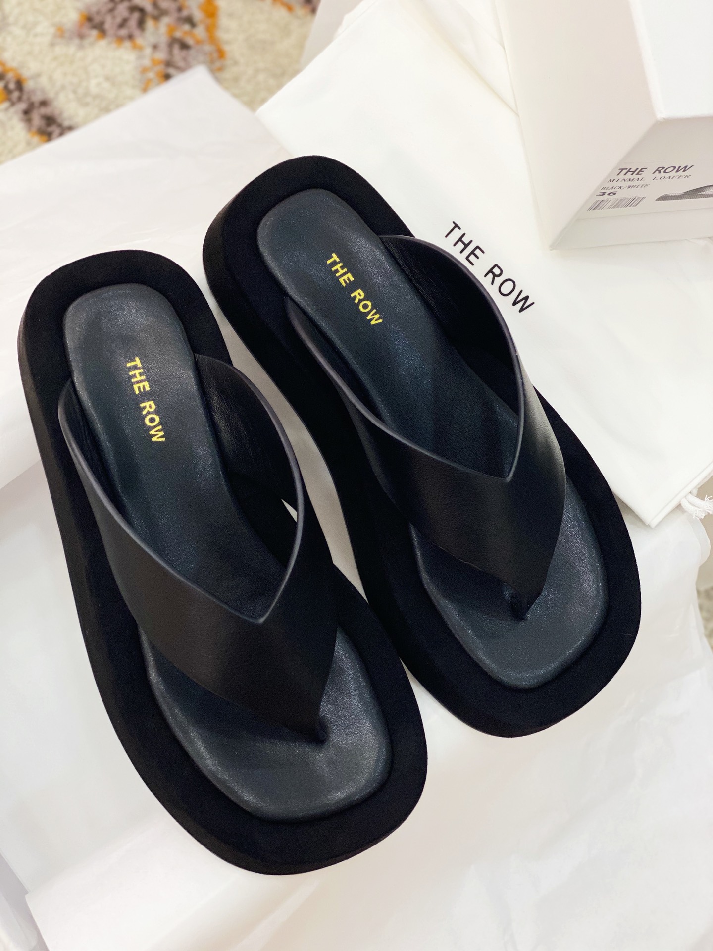 THE ROW | 𝟐𝟎𝟐𝟏/𝐒𝐒 𝐧𝐞𝐰 The row 2021 official website synchronization niche sexually cool wind thick bottom flip-flops